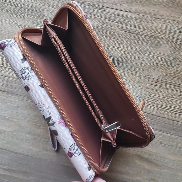 Wristlet wallet - Picture 7 of 8